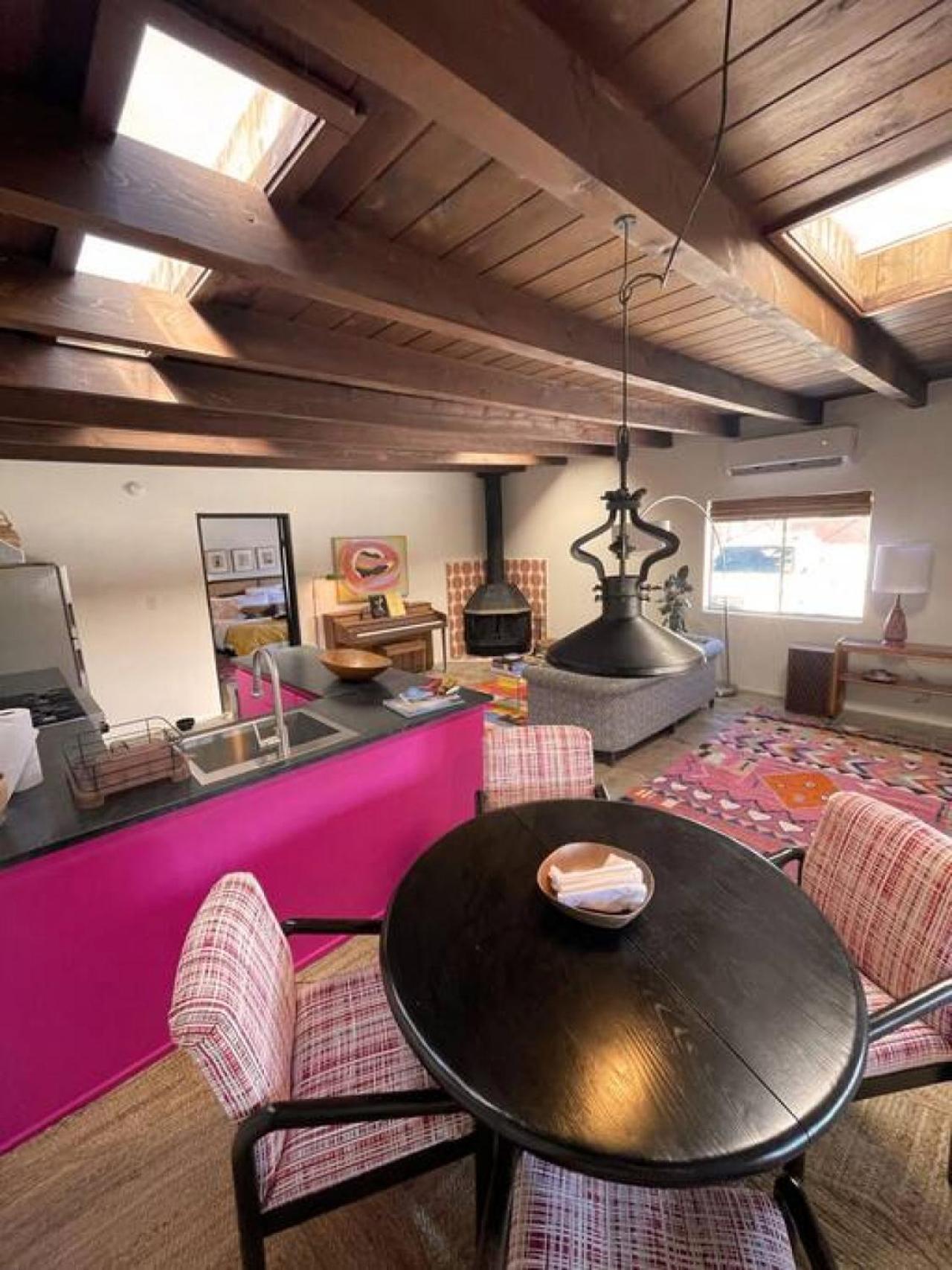 Onu Vibrant Light Filled Onu At La Dea Apartment